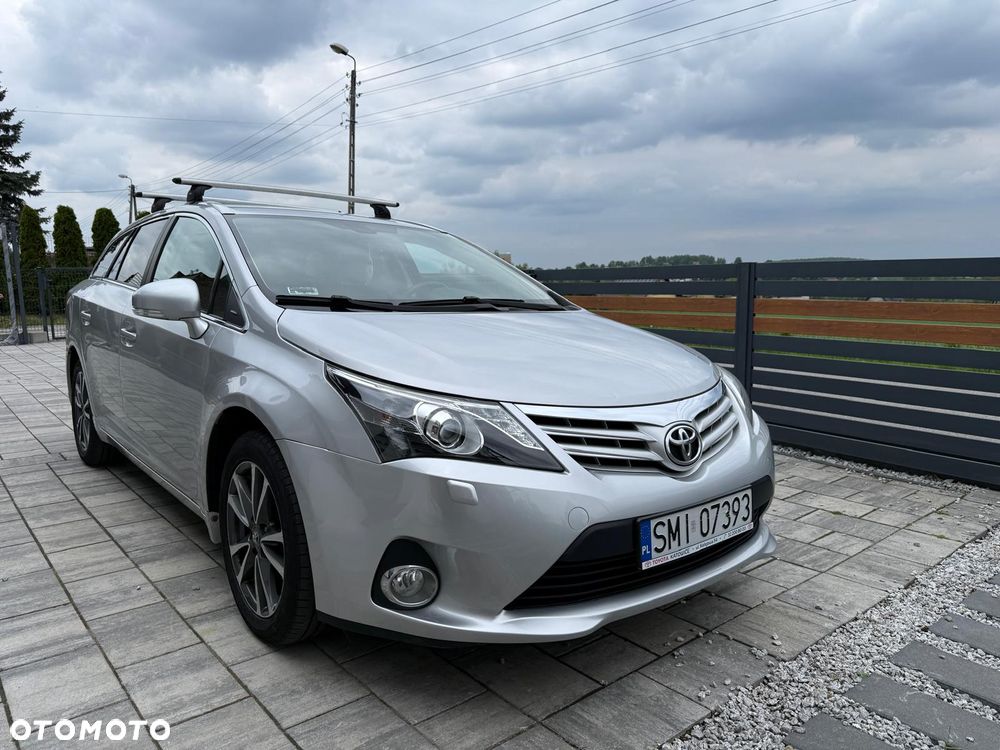 Toyota Avensis 2.0 Premium MS - 11