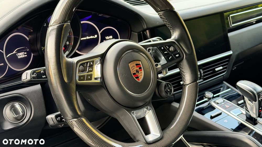 Porsche Cayenne - 21