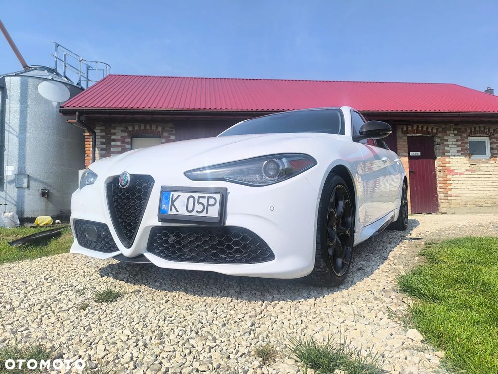 Alfa Romeo Giulia 2.0 Turbo 16V AT8-Q4 Ti - 11