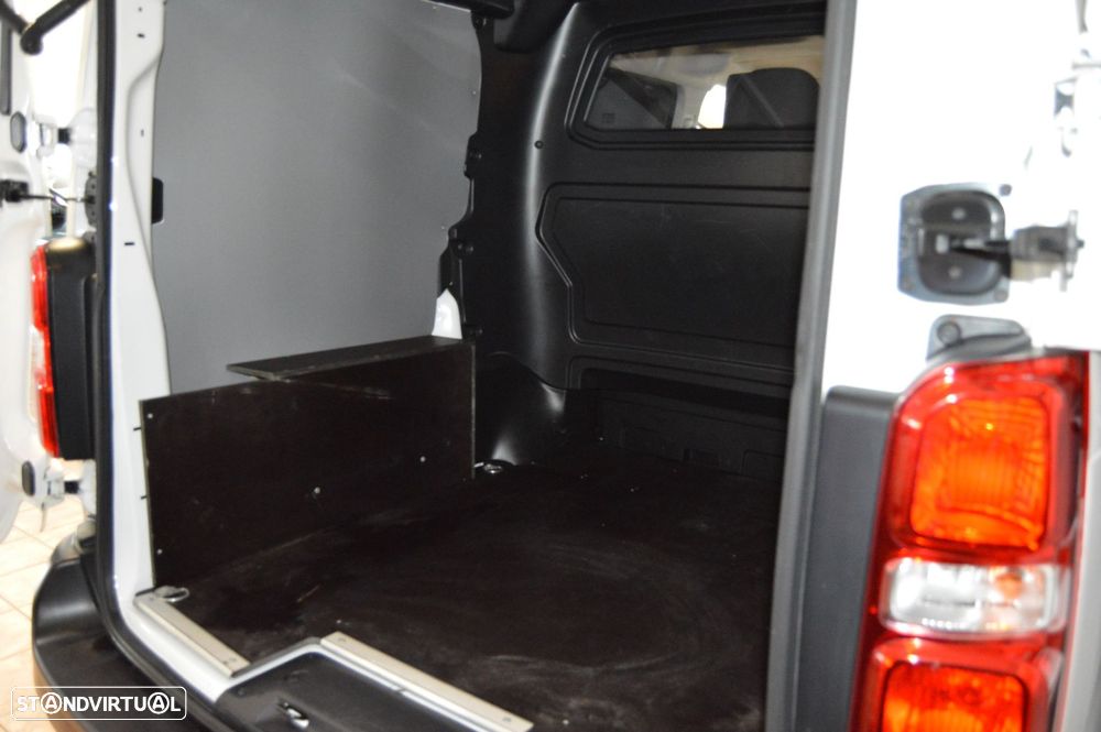 Peugeot Expert 2.0 BlueHDi L2H1 Semi-Vidrado - 26