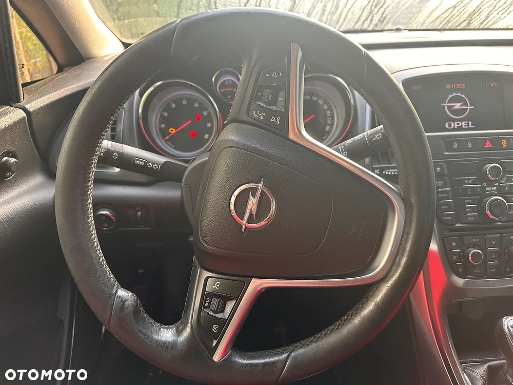 Opel Astra 1.6 Turbo Cosmo - 15