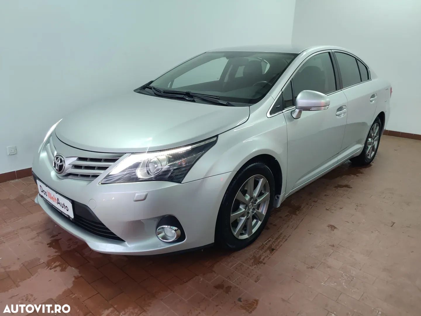 Toyota Avensis 2.2 D-CAT Aut. Elegance - 1