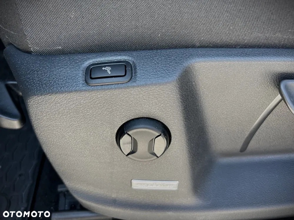 Volkswagen Touran 2.0 TDI BMT Comfortline DSG - 23