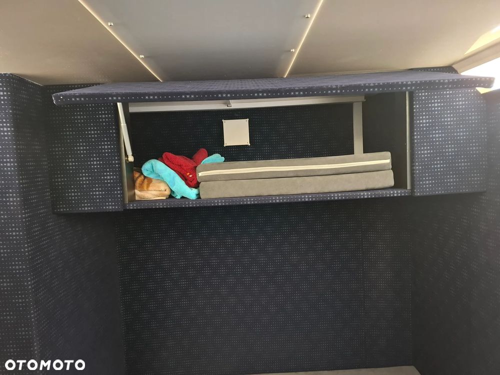 Mercedes-Benz Sprinter - 9