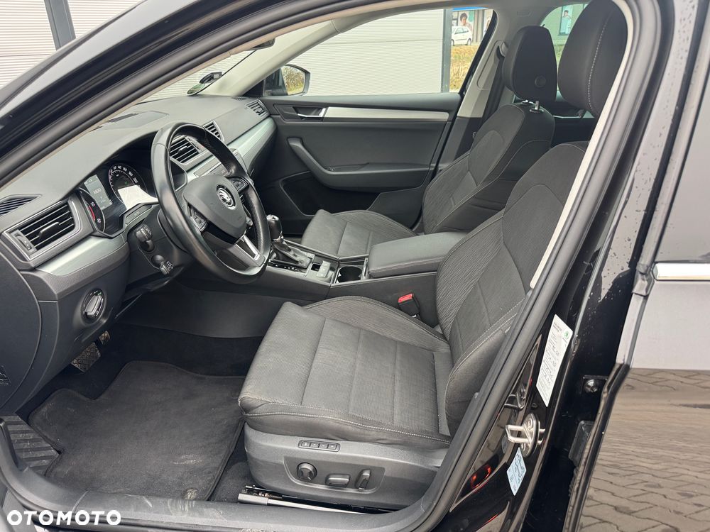 Skoda Superb 2.0 TDI DSG Premium Edition - 28