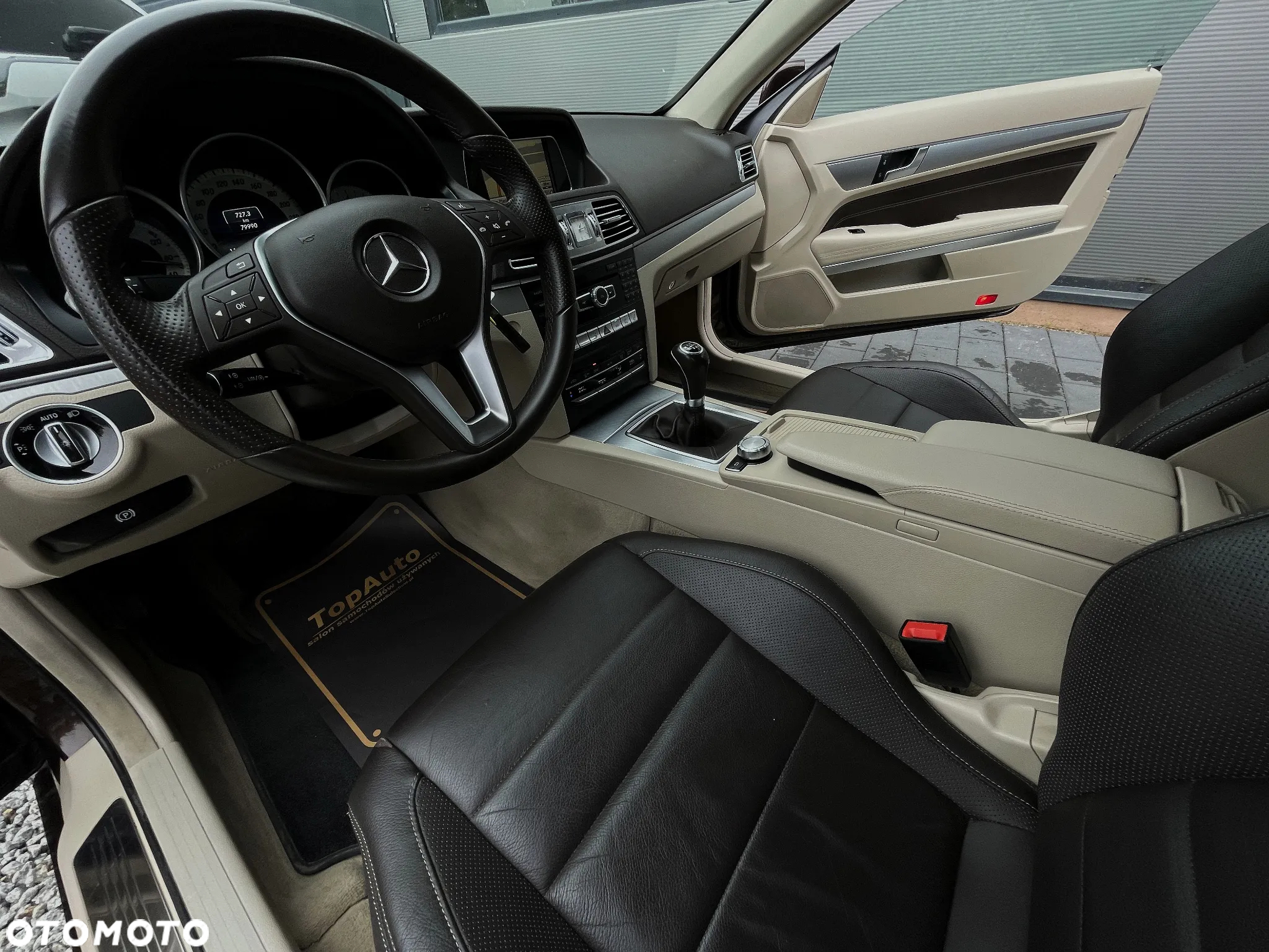 Mercedes-Benz Klasa E 200 Coupe - 17