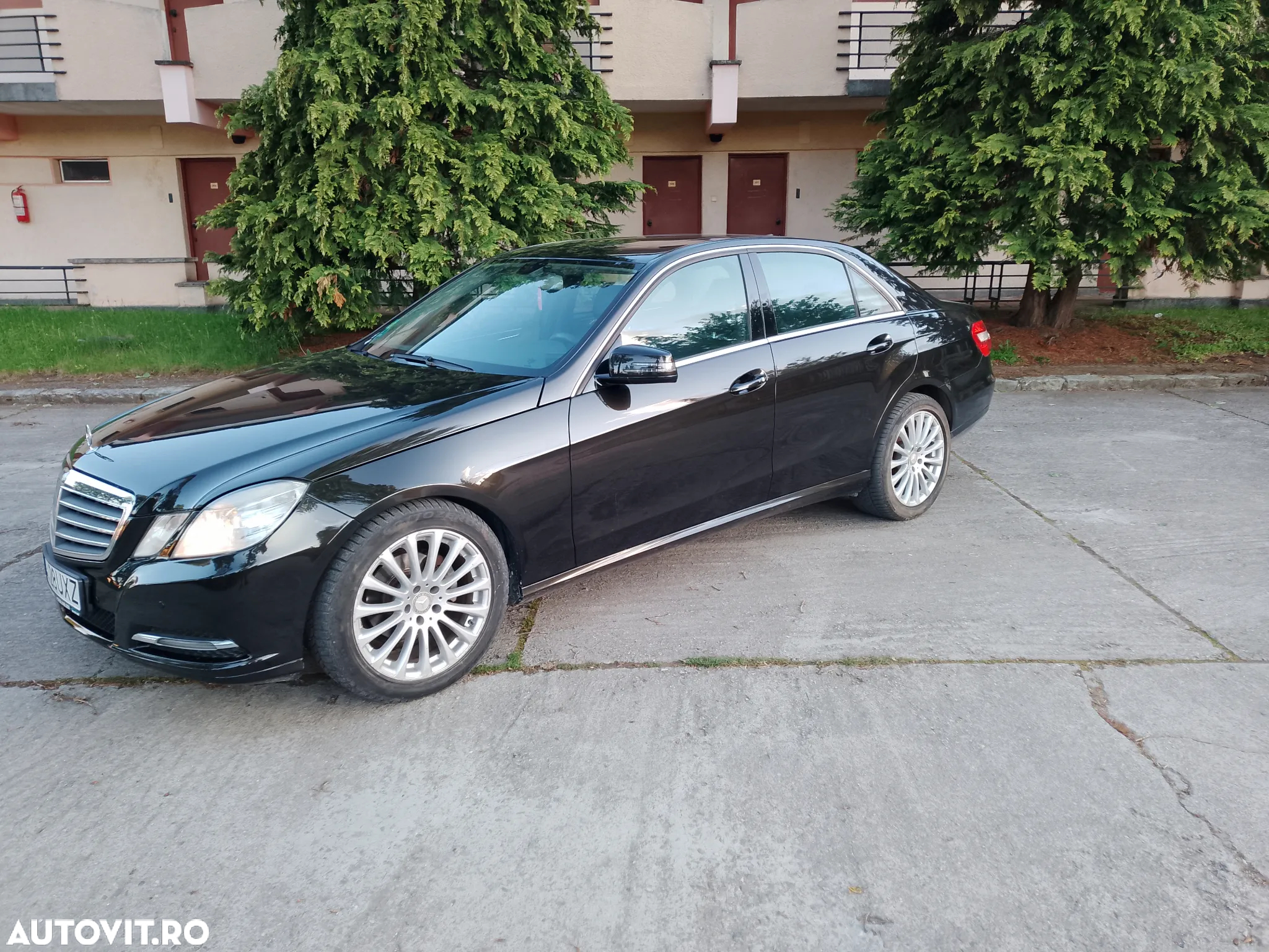 Mercedes-Benz E 200 T CDI DPF BlueEFFICIENCY 7G-TRONIC Elegance - 3