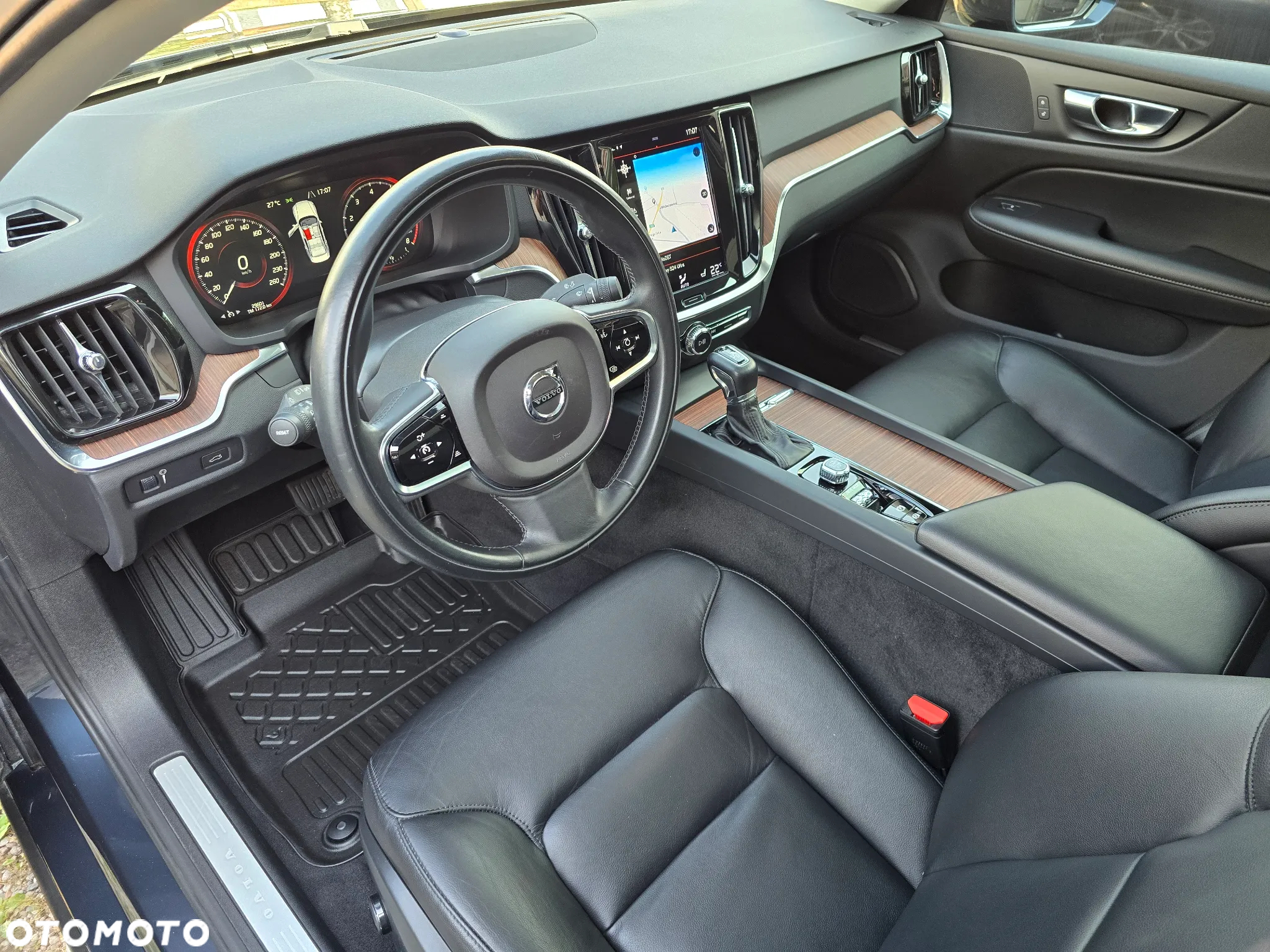 Volvo S60 T6 AWD Momentum Pro - 29
