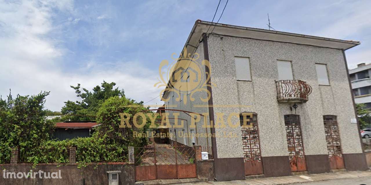 Moradia com terreno no Centro de Arrifana - Grande imagem: 2/30