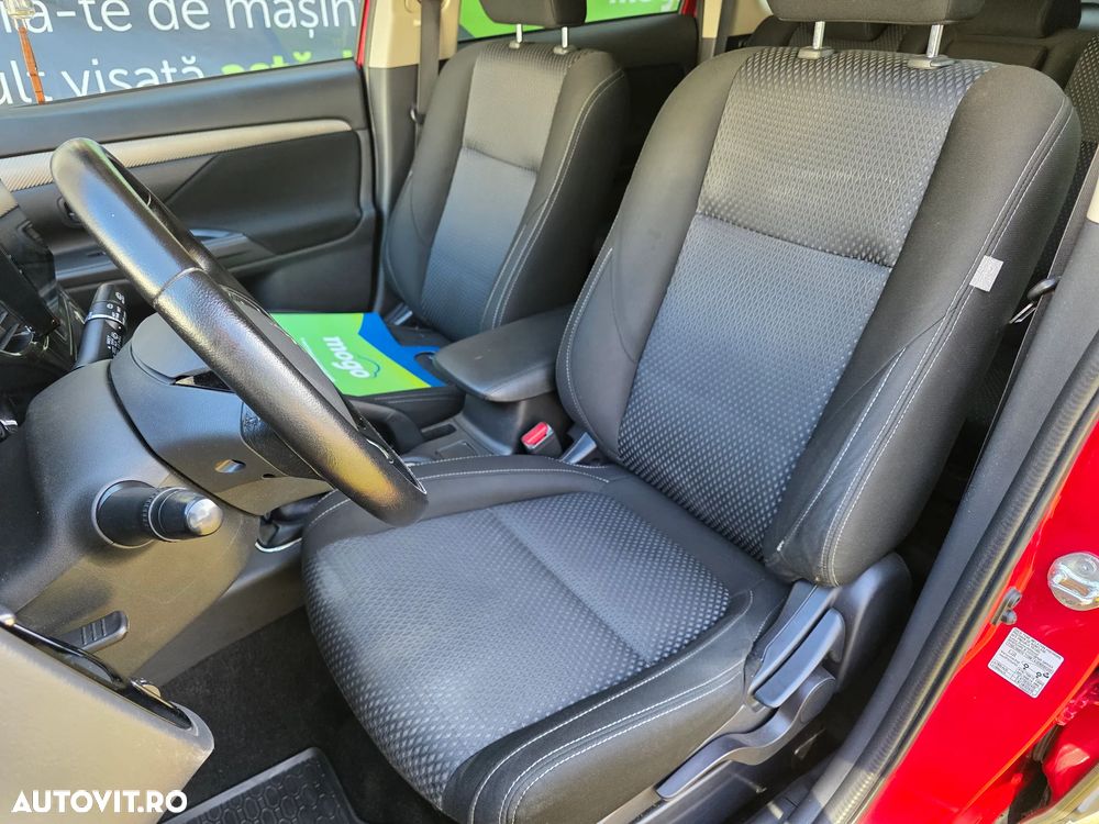 Mitsubishi Outlander 2.2 Litre DI-D AWD Intense - 10