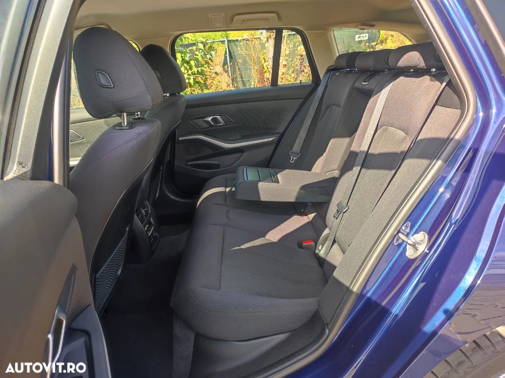 BMW Seria 3 320i Touring Aut. - 14
