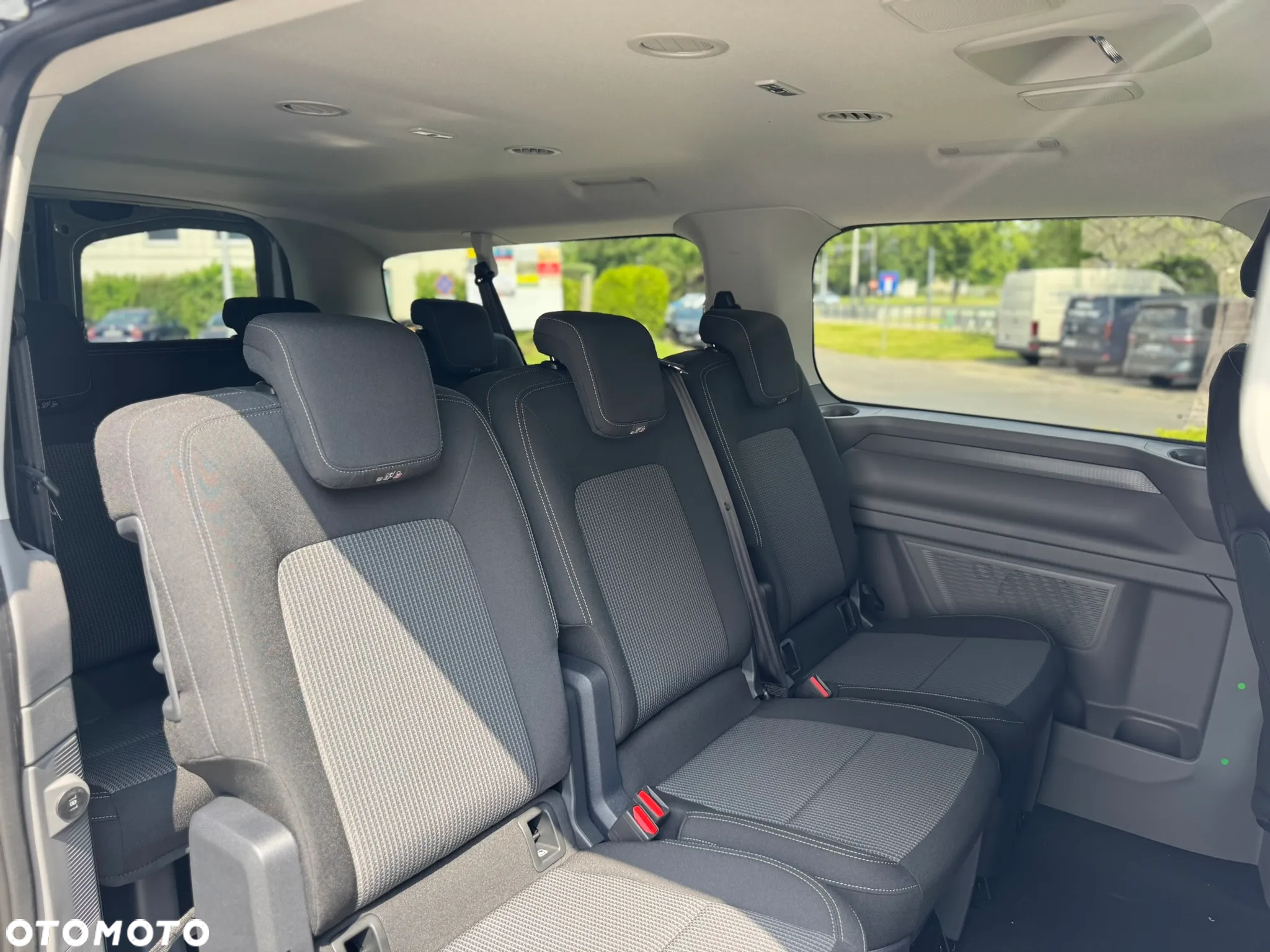 Volkswagen Caravelle - 19