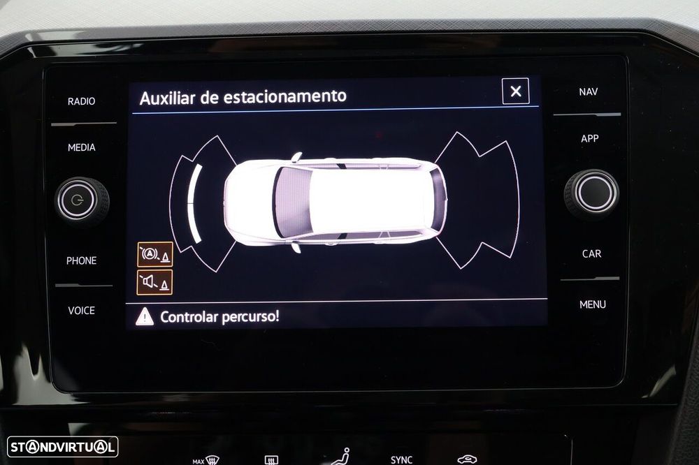 VW Passat Variant 2.0 TDi Business DSG - 20