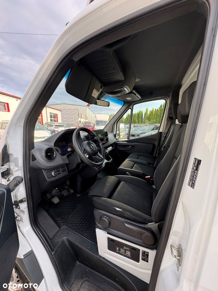 Mercedes-Benz Sprinter - 5