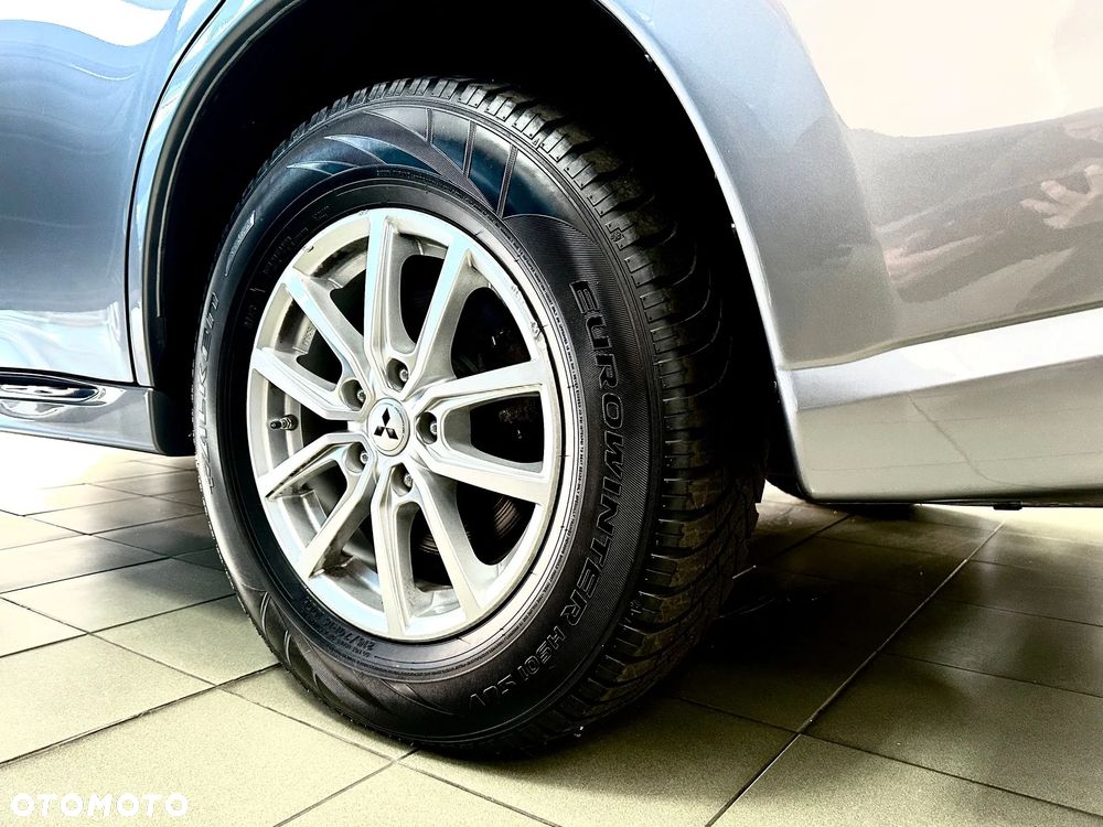 Mitsubishi Outlander 2.0 4WD Plug-In Hybrid Plus - 14