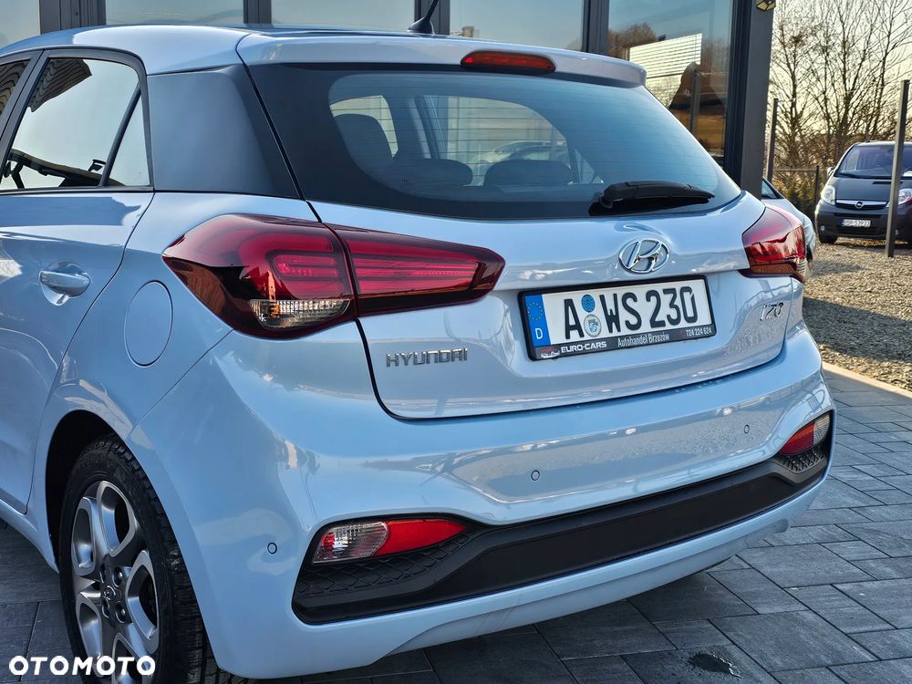Hyundai i20 blue 1.2 Trend - 36