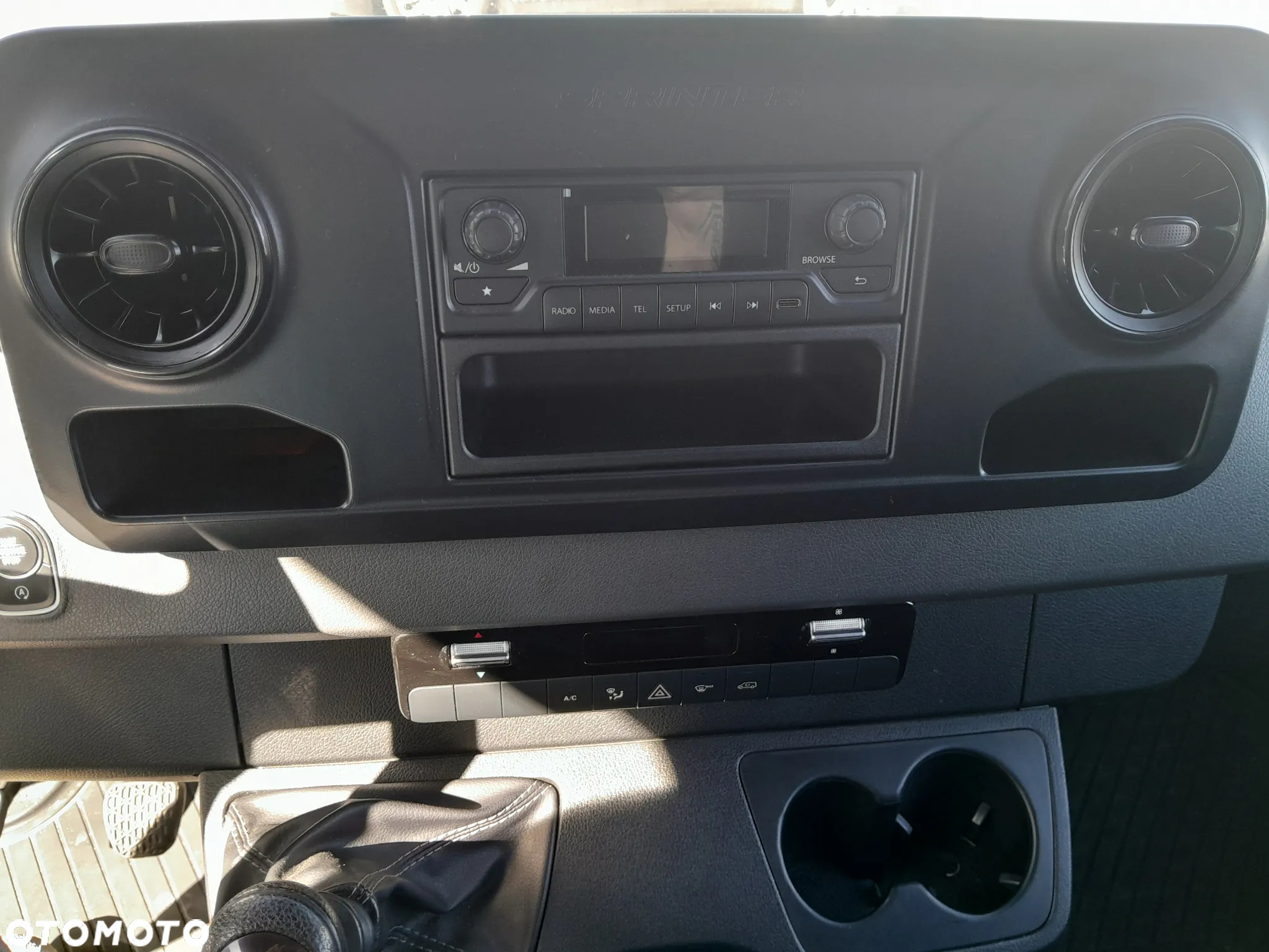 Mercedes-Benz Sprinter - 11