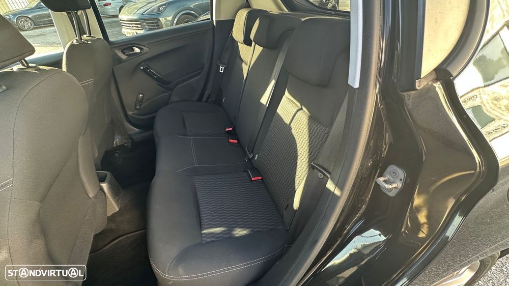 Peugeot 208 1.2 PureTech Style - 10