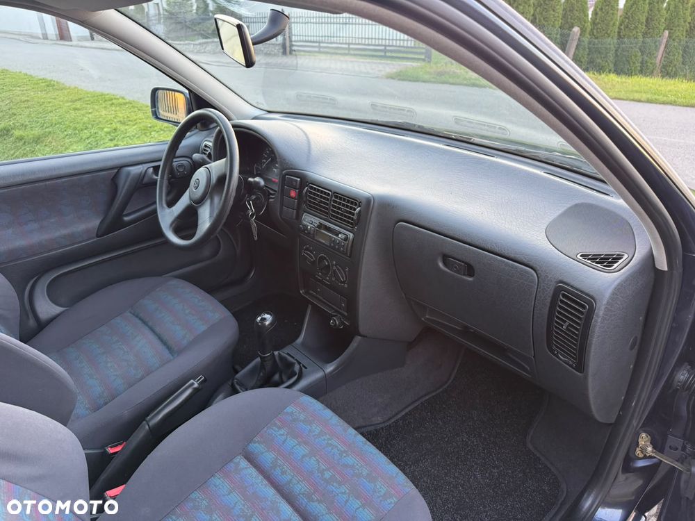 Volkswagen Polo 75 - 9