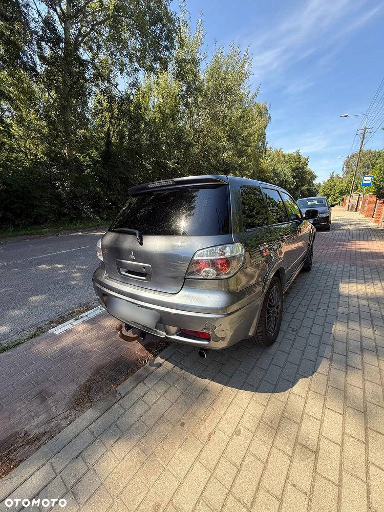Mitsubishi Outlander 2.0 Turbo 4WD - 4