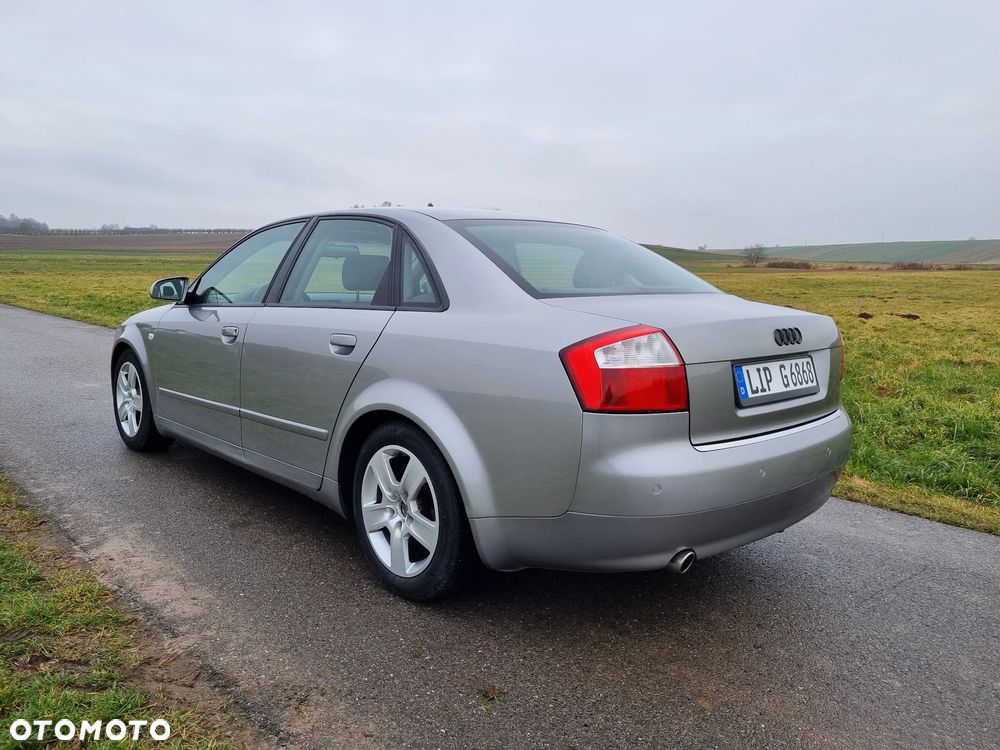 Audi A4 Limousine - 3