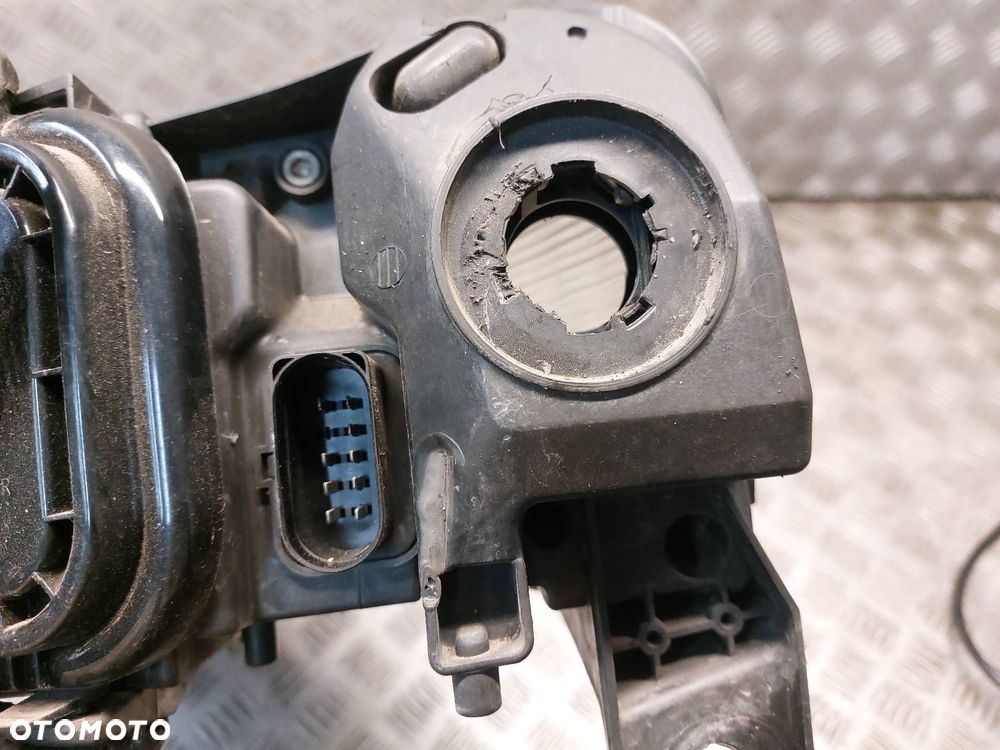 LAMPA PRAWY PRZÓD AUDI A6 C6 160136 - 7