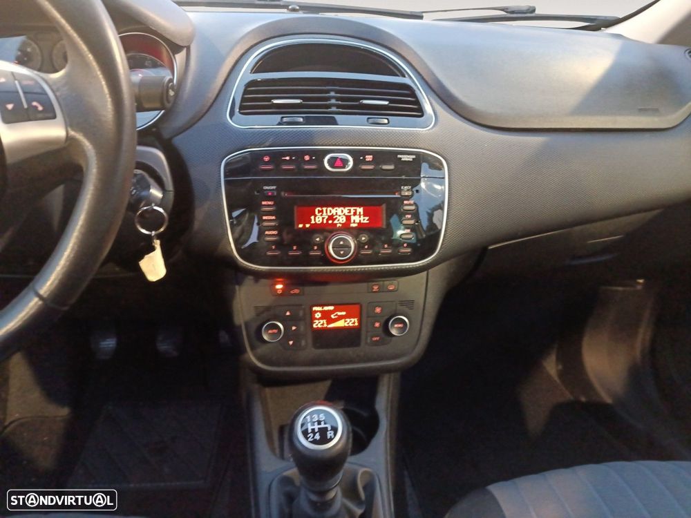 Fiat Punto 1.2 Lounge S&S - 11