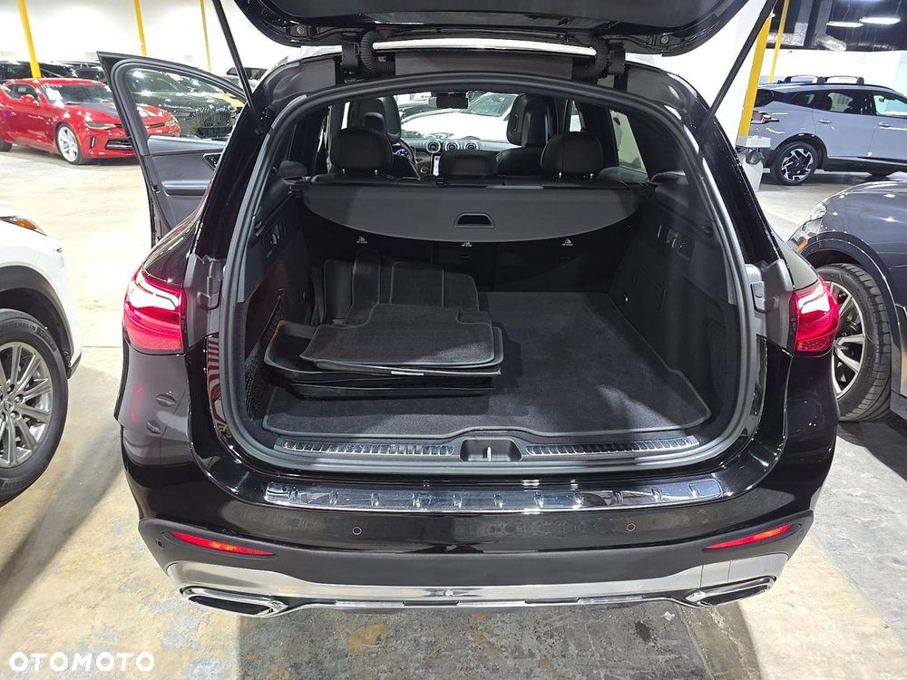 Mercedes-Benz GLC 300 4Matic 9G-TRONIC AMG Line - 14