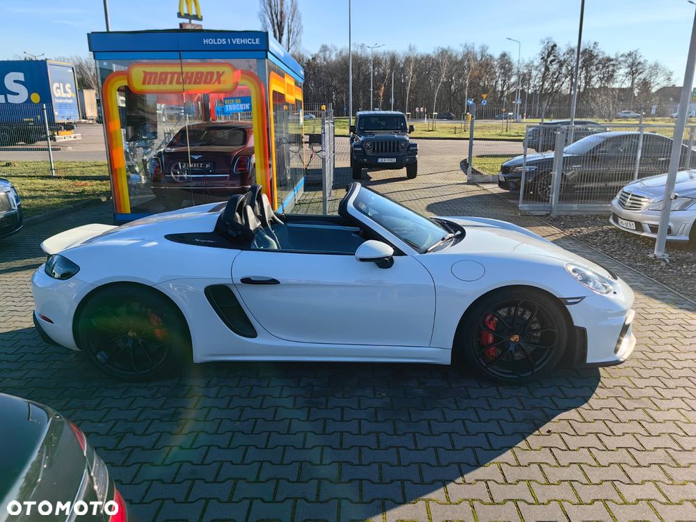 Porsche 718 Spyder - 16