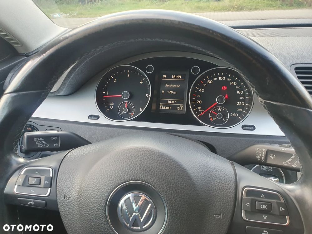 Volkswagen Passat 2.0 TDI DPF Sportline - 8