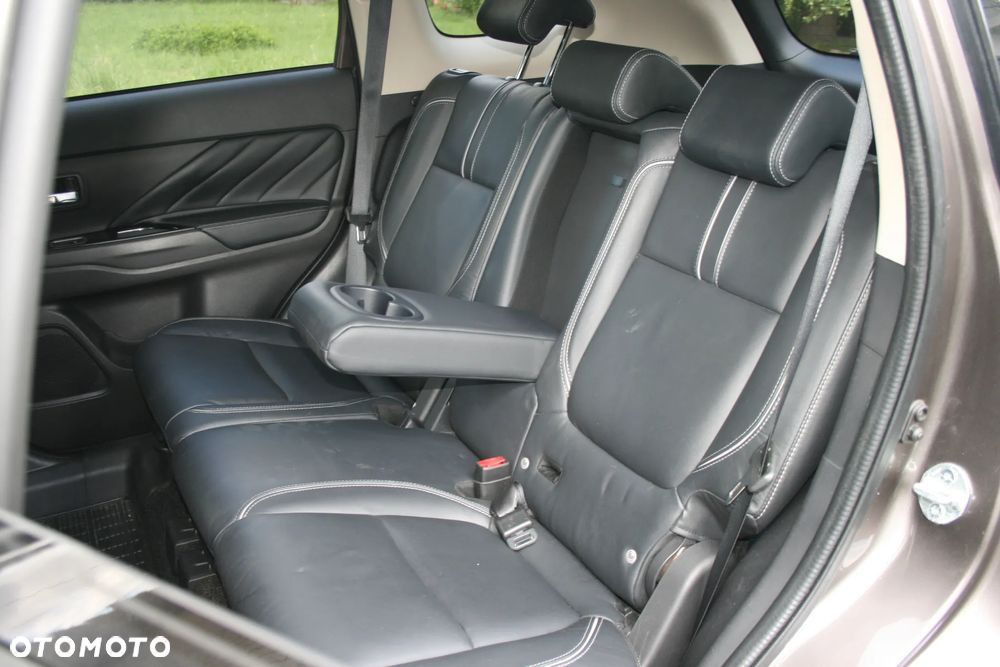 Mitsubishi Outlander - 37