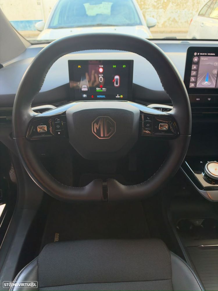 MG MG4 64 kWh Luxury - 11
