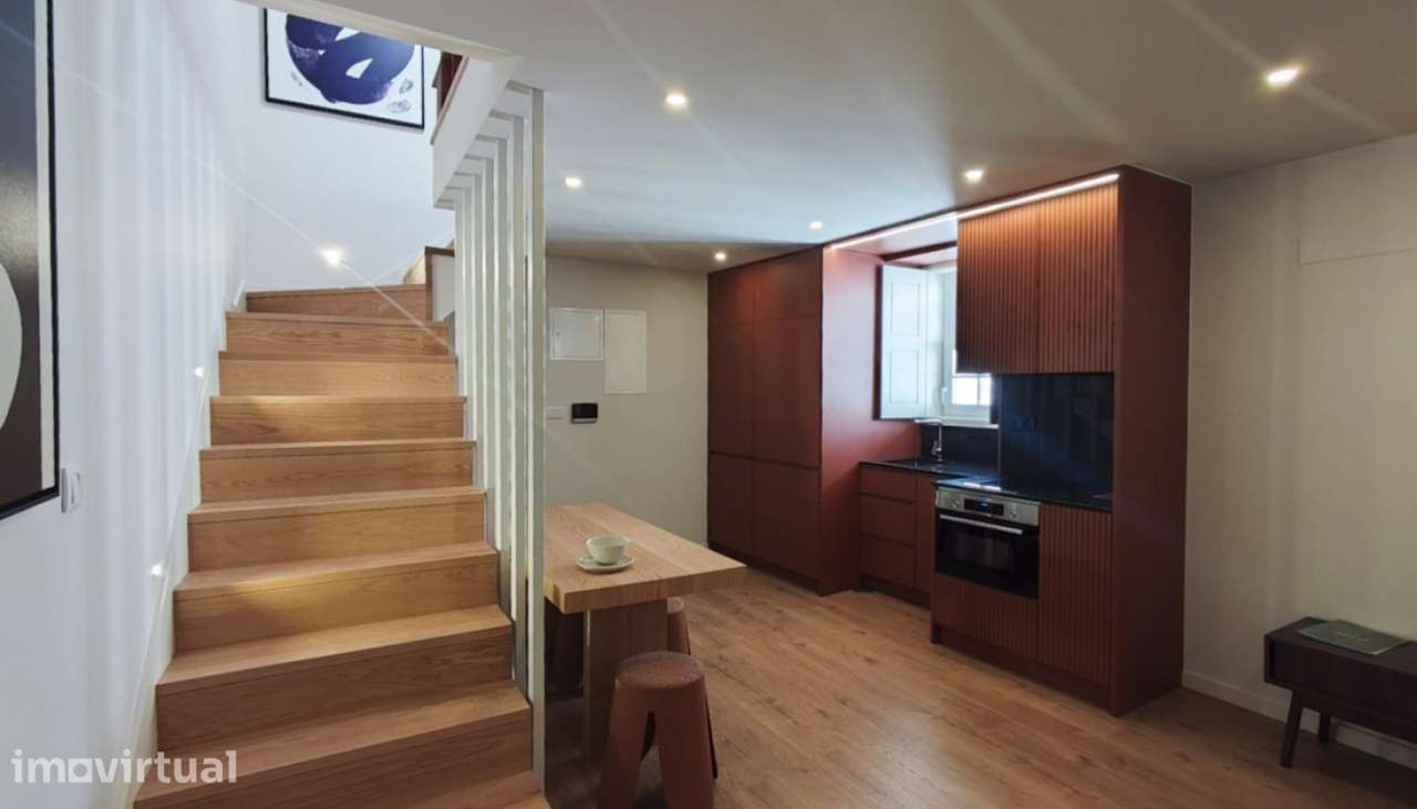 Venda de Apartamento T2 duplex, Centro Histórico da Cidade, Viana do - Grande imagem: 2/28