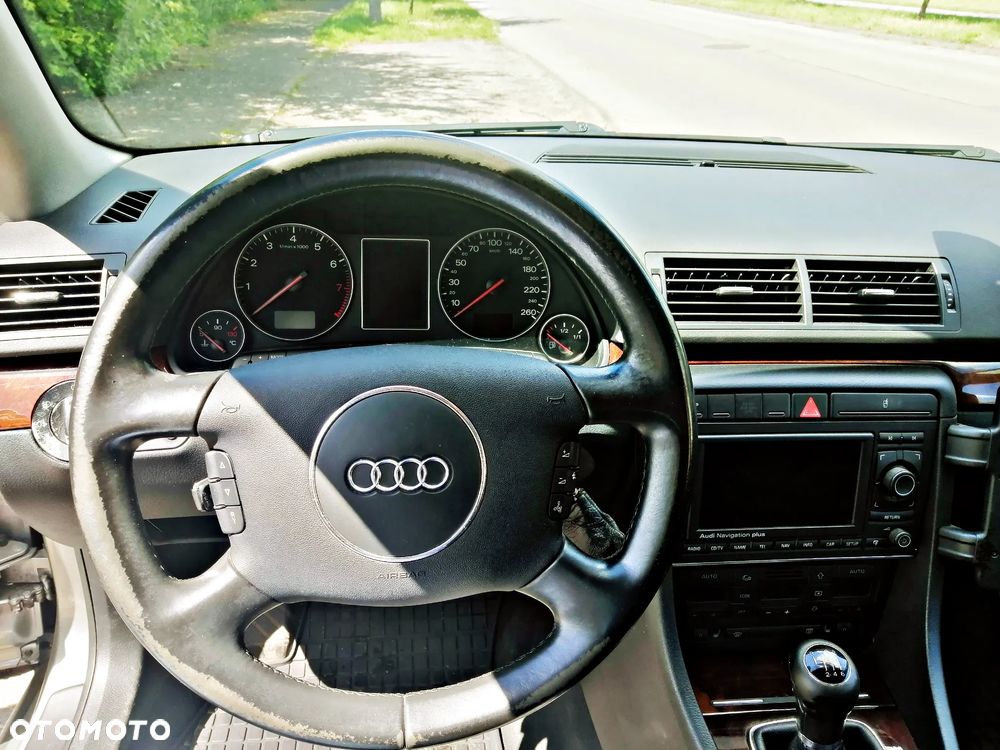 Audi A4 Avant 2.4 - 17