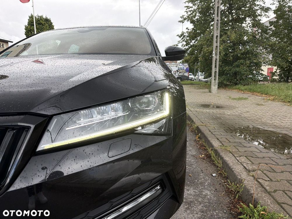 Skoda Superb 2.0 TDI SCR 4x4 Sportline DSG - 10