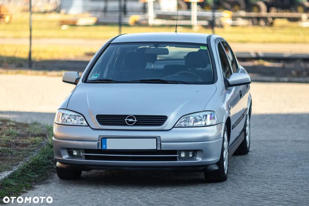 Opel Astra 1.6 - 11