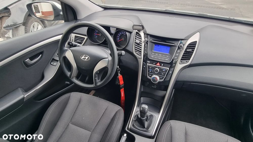 Hyundai i30 1.6 GDI BlueDrive Classic + - 29
