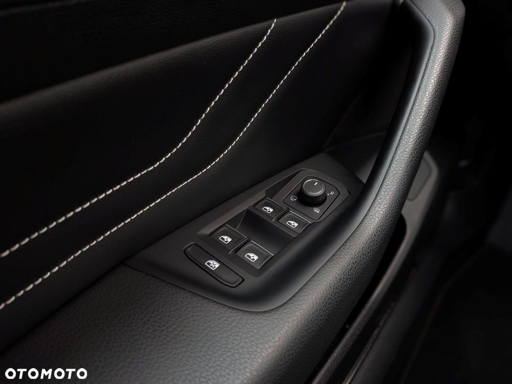 Volkswagen Passat 1.5 TSI EVO Elegance DSG - 40