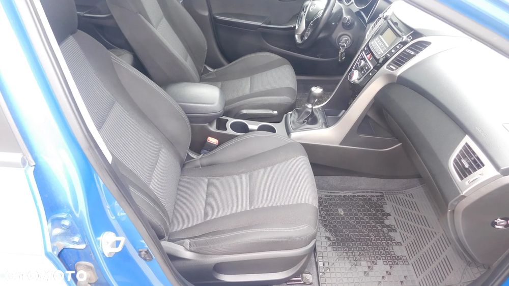 Hyundai i30 1.6 Comfort - 21