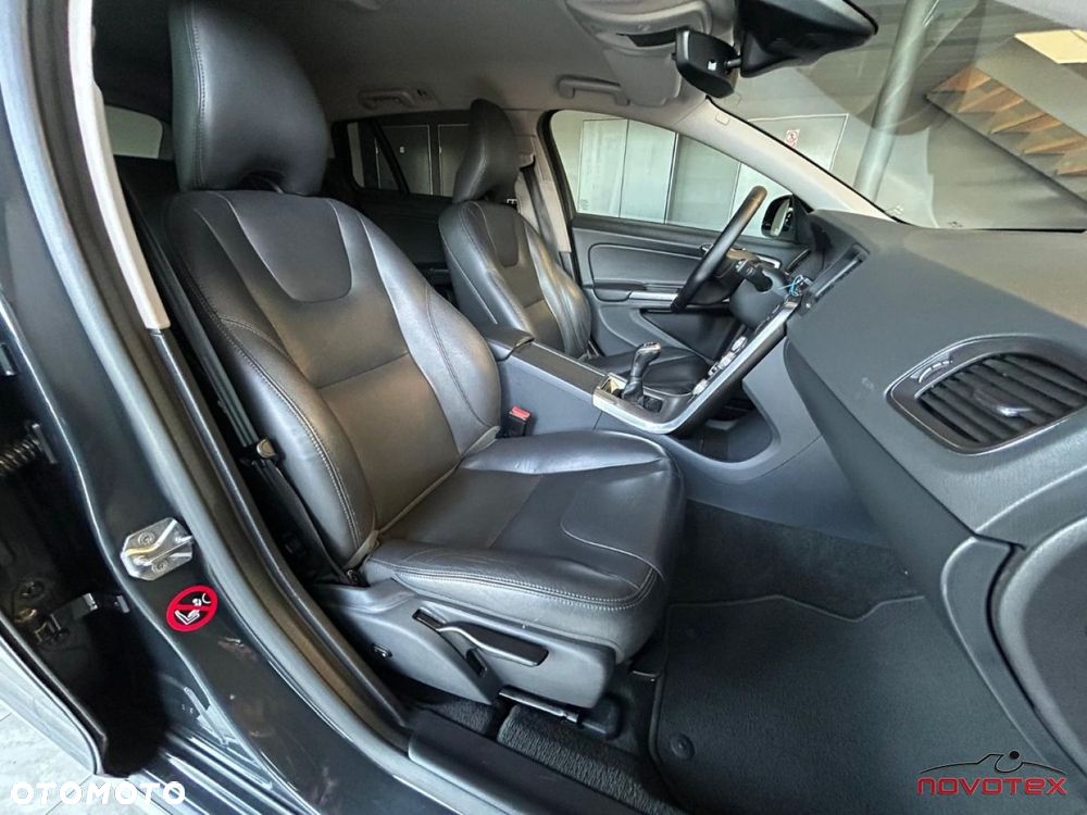 Volvo V60 Cross Country D3 Drive-E Momentum - 17