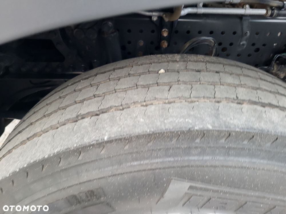 Mercedes-Benz 1851 - 31