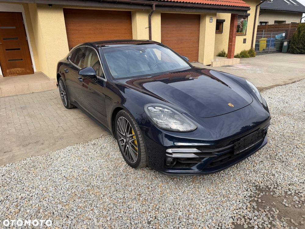 Porsche Panamera Turbo S - 1