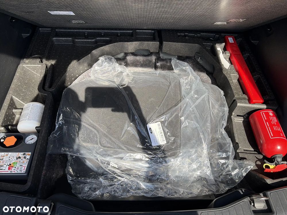 Ford Kuga 2.5 FHEV FWD Titanium - 24