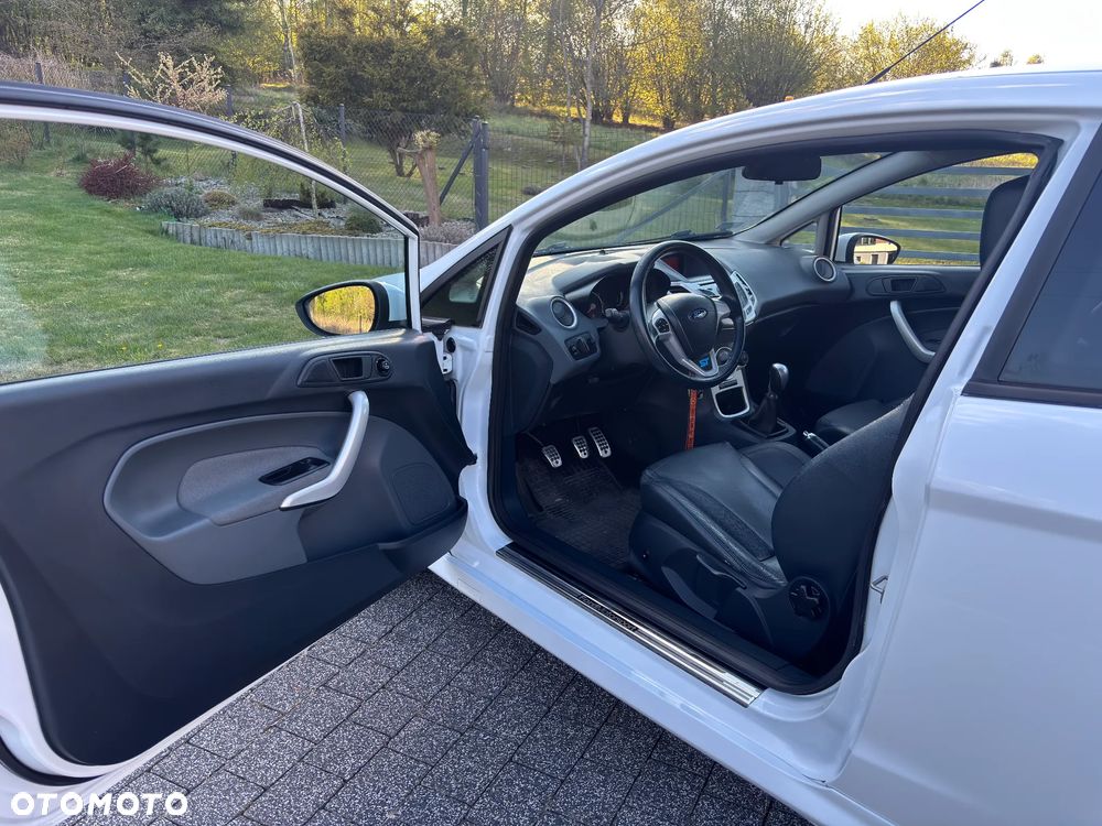 Ford Fiesta 1.6 Sport - 13