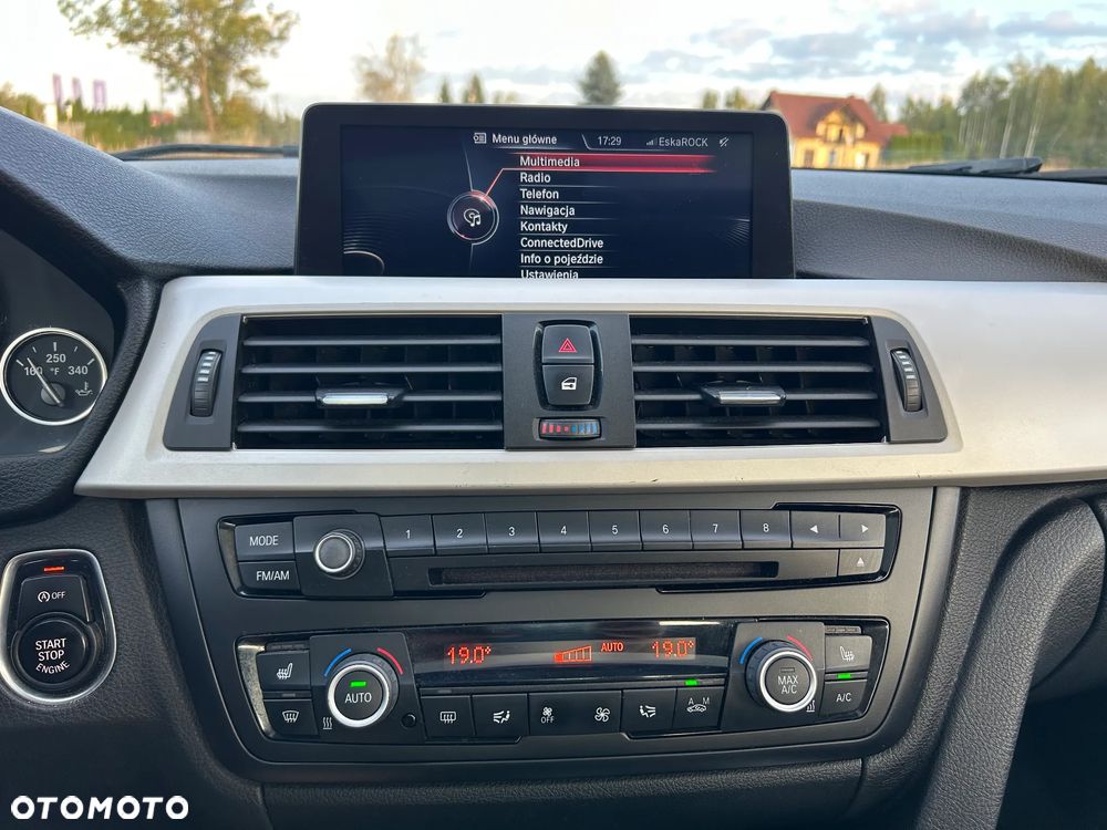 BMW Seria 3 328i xDrive - 13
