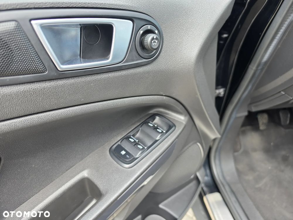 Ford EcoSport 1.0 EcoBoost TITANIUM - 17
