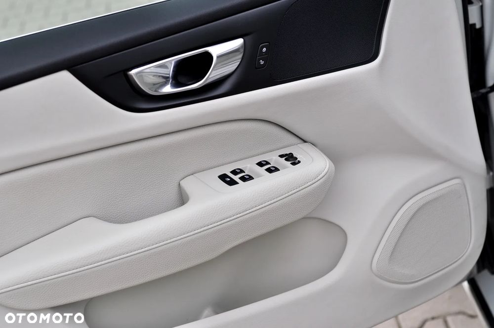 Volvo V60 B4 D Geartronic Momentum Pro - 19