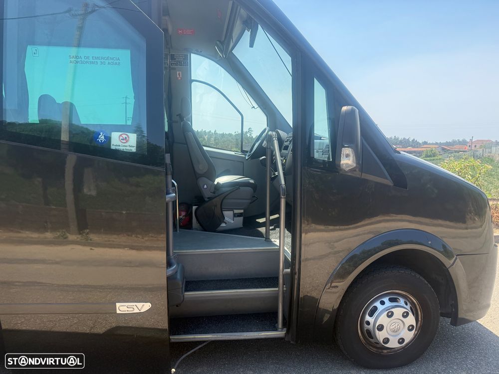 Volkswagen CRAFTER 2.5 TDI MINI BUS 16 Lugares - 25
