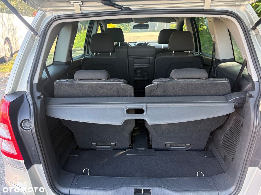 Opel Zafira 1.8 Cosmo - 12