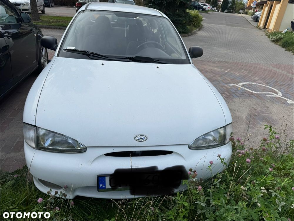 Hyundai Accent - 1